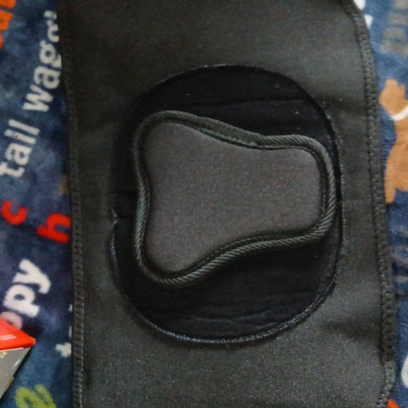 Mueller Black Adjustable Lumbar Back Brace - Picture 4 of 5